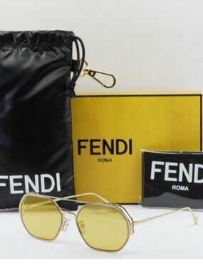 Fendi FE40039U 10L Geometric Sunglasses - Gold / Yellow Mirror
